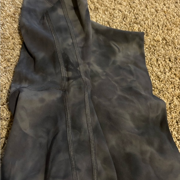 LULULEMON ALIGN SHORTS | size 4 - Picture 3 of 4